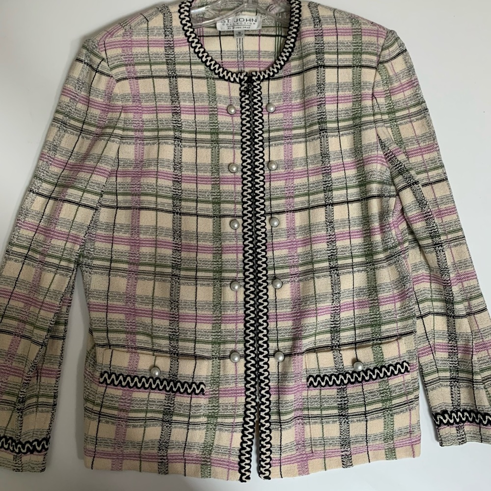 Stunning spring colored St. John’s summer blazer/jacket